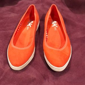 Sporty Anne Klein flats bright orange